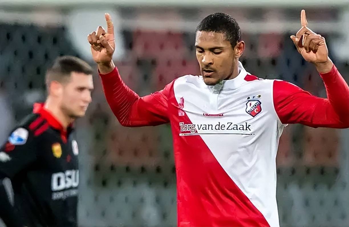 从他在球场 从他在球场