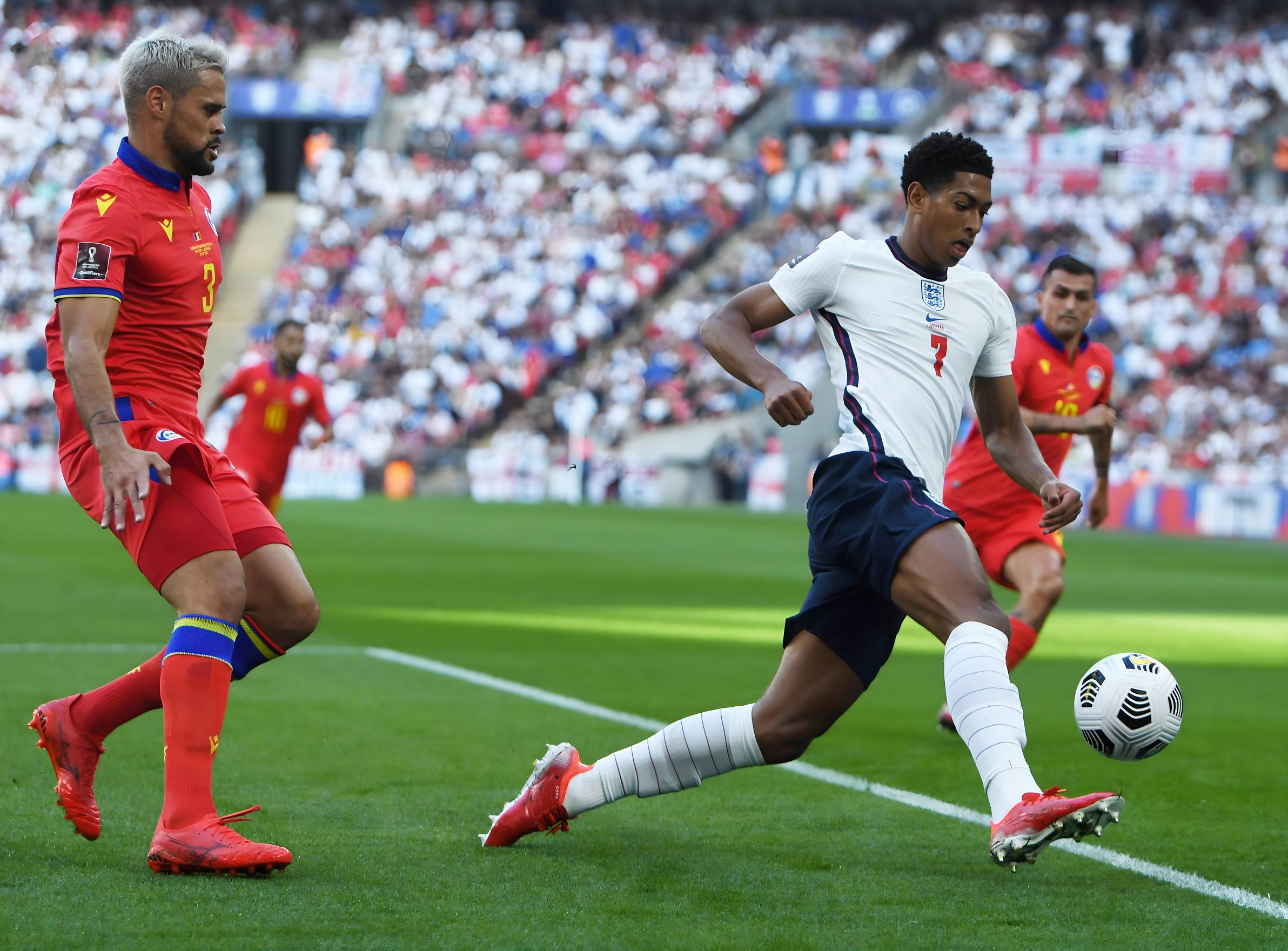 中后场出球 中后场出球